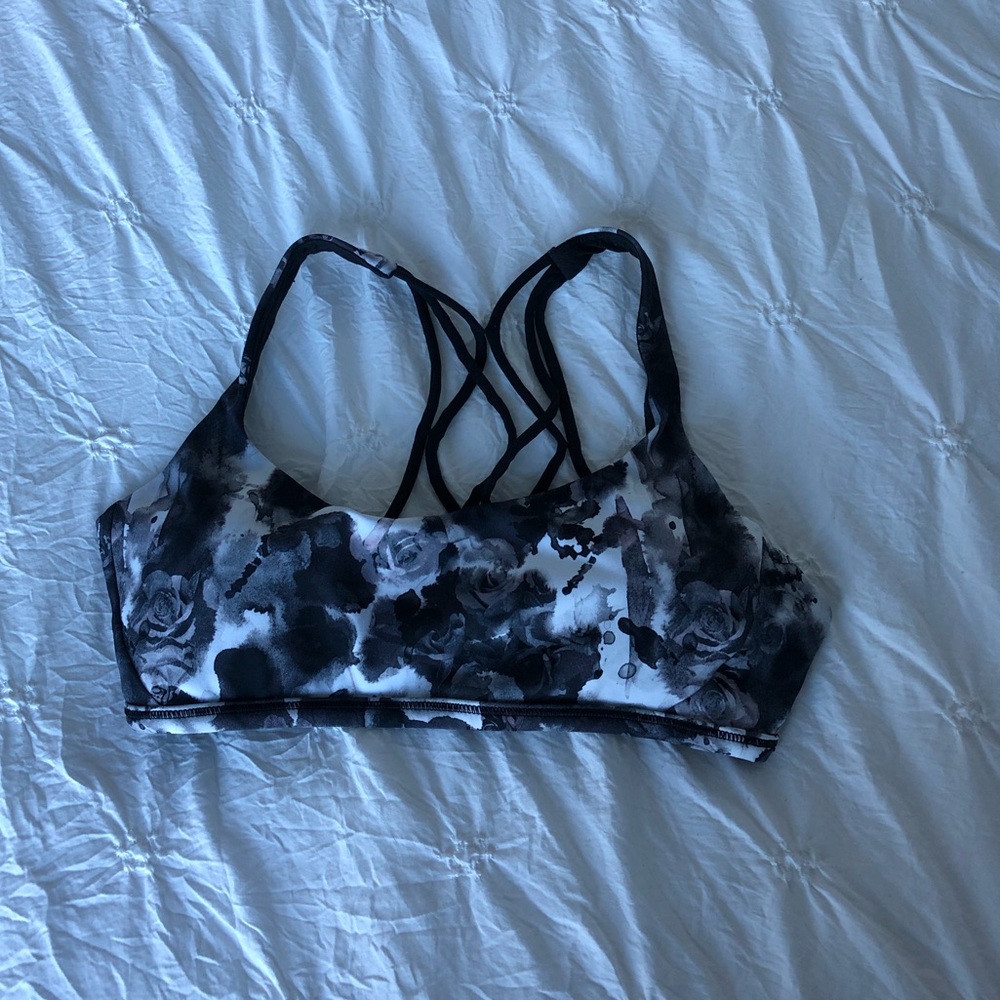 Lululemon sports bra